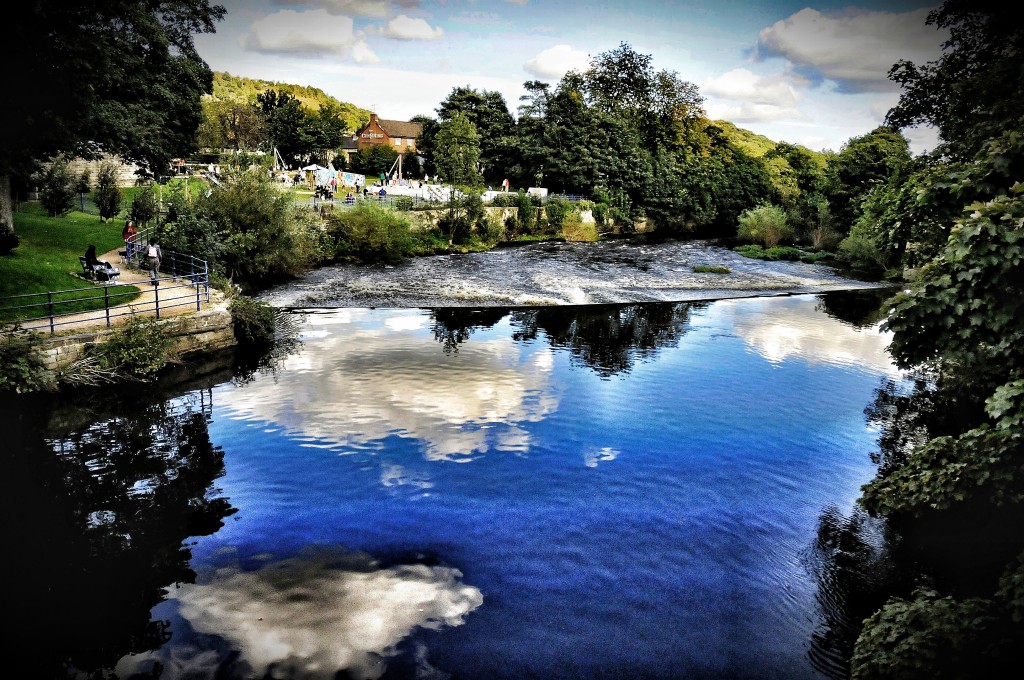 Saltaire weir from the footbridge
